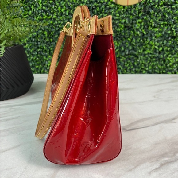 Louis Vuitton Monogram Red Roxbury Drive Vernis Handbag with Dustbag and Box! - Picture 3 of 12